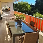 T2 De Vacances, 아파트